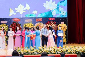HỆ THỐNG MẦM NON SONG NGỮ TRẺ SÁNG TẠO VINH DỰ ĐÓN NHẬN 3 BẰNG KHEN TỪ SỞ GIÁO DỤC & ĐÀO TẠO TP.HCM 11