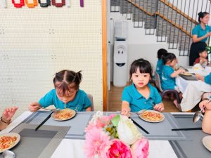 ĐẦU BẾP NHÍ TRỔ TÀI – BÉ LÀM MÌ Ý 13 ĐẦU BẾP NHÍ TRỔ TÀI – BÉ LÀM MÌ Ý 13