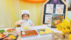 ĐẦU BẾP NHÍ TRỔ TÀI – BÉ LÀM MÌ Ý 4 ĐẦU BẾP NHÍ TRỔ TÀI – BÉ LÀM MÌ Ý 4