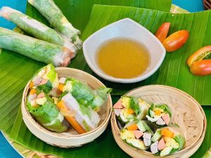 KỸ NĂNG SỐNG: BÉ LÀM BÁNH TRÁNG CUỐN 1