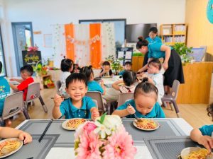 ĐẦU BẾP NHÍ TRỔ TÀI – BÉ LÀM MÌ Ý 14 ĐẦU BẾP NHÍ TRỔ TÀI – BÉ LÀM MÌ Ý 14
