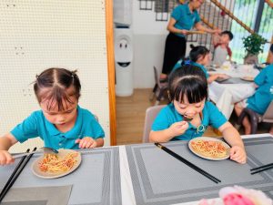 ĐẦU BẾP NHÍ TRỔ TÀI – BÉ LÀM MÌ Ý 15 ĐẦU BẾP NHÍ TRỔ TÀI – BÉ LÀM MÌ Ý 15
