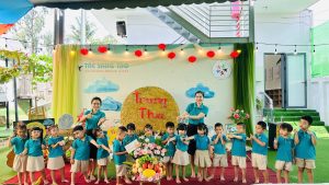 BÉ CHƯNG MÂM NGŨ QUẢ – GÓP SẮC CHO MÙA TRĂNG YÊU THƯƠNG 24 BÉ CHƯNG MÂM NGŨ QUẢ – GÓP SẮC CHO MÙA TRĂNG YÊU THƯƠNG 19